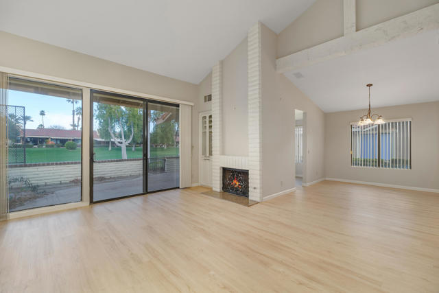 314 Sierra Madre S, Palm Desert CA: https://media.crmls.org/mediaz/17ce13b8-0ed2-4d10-89b1-01a66504fdac.jpg