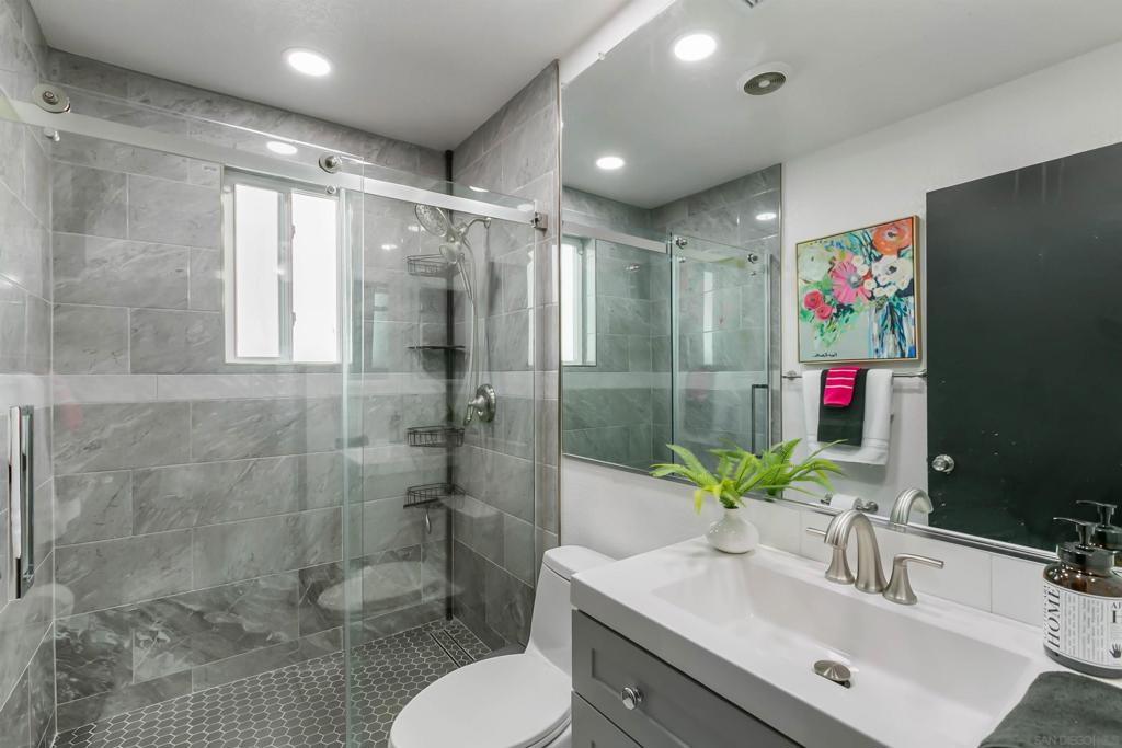 MLS #250042951SD image #15