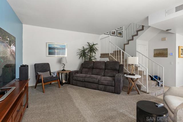972 8 Sapphire St, San Diego CA: https://media.crmls.org/mediaz/17cee4d8-6cb2-448a-8251-849675f7d544.jpg