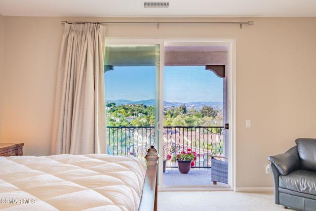 263 Morro Way, Simi Valley CA: https://media.crmls.org/mediaz/17ceefba-9f6b-4d06-8e66-f0b1812f3261.jpg