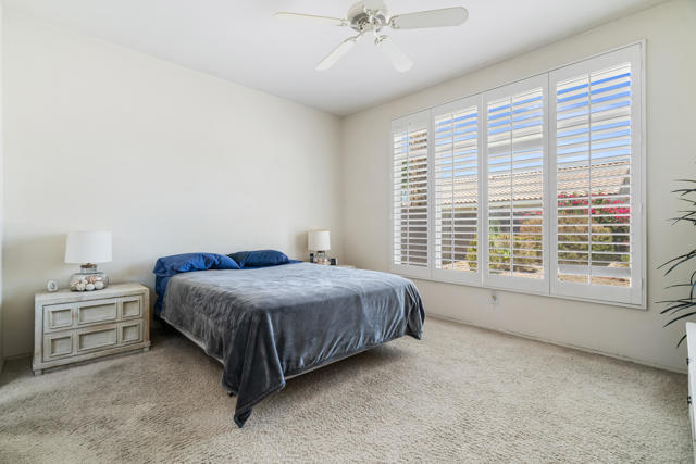 78948 Waterford Lane, Palm Desert CA: https://media.crmls.org/mediaz/17cf0ea7-b7fe-4003-a1a9-19166d2585ea.jpg