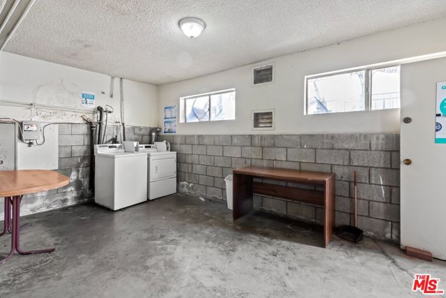 3329 Keystone Avenue, Los Angeles CA: https://media.crmls.org/mediaz/17cf3325-fc1e-47cb-bdb9-45ad87cc0b03.jpg