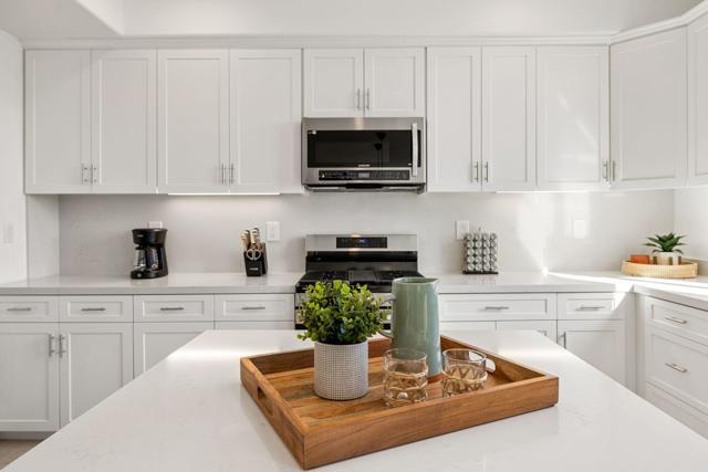 Image 17 of 61 For 48602 Anastacia Court
