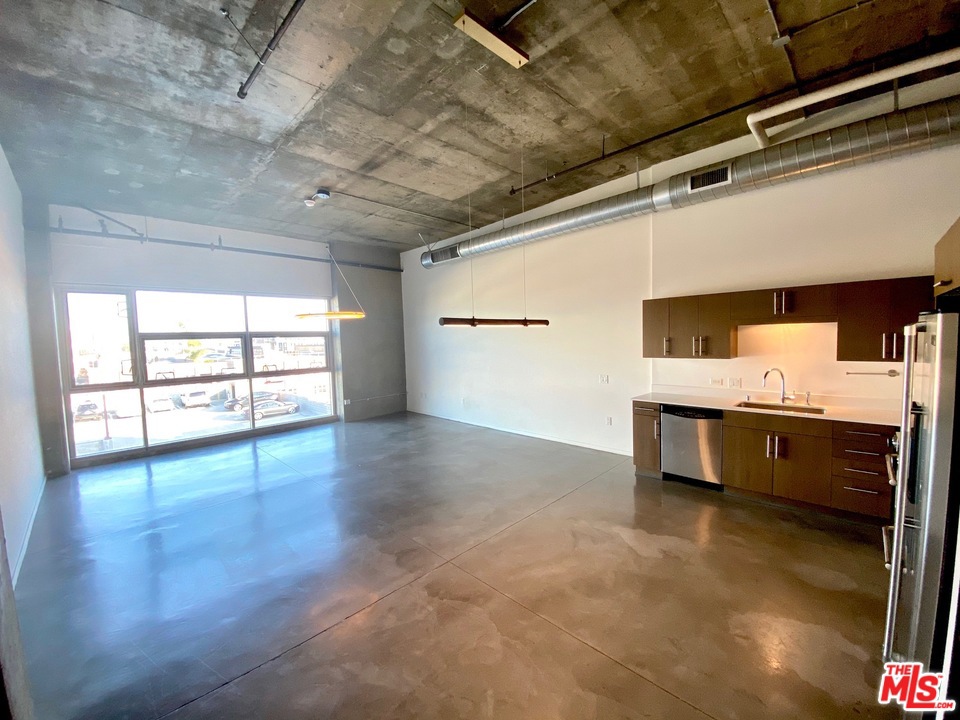 Residential Lease for sale in Los Angeles, California, 22147967