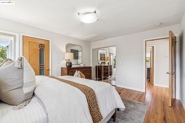 1708 Derby St, Berkeley CA: https://media.crmls.org/mediaz/17d0502d-661d-4971-8032-41a0f4dfdcd5.jpg