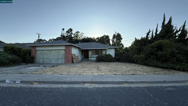 2946 Oxford Ave, Richmond CA: https://media.crmls.org/mediaz/17d11e6b-6a60-44c0-8ea5-d1c14d751c06.jpg
