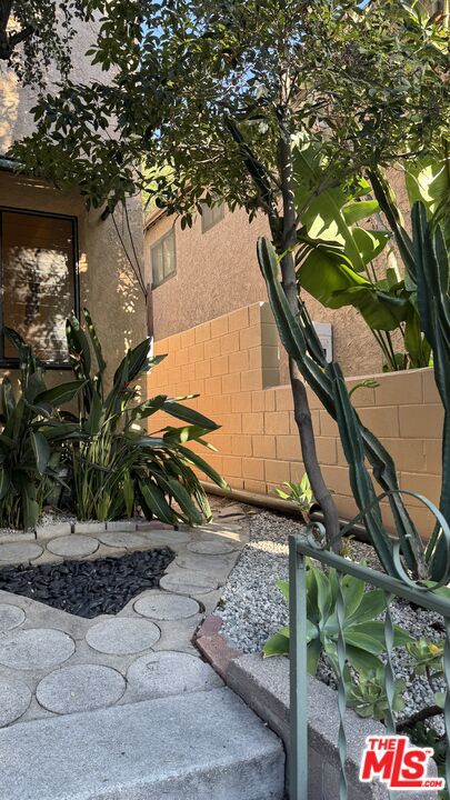 3109 Berkeley Avenue photo 2