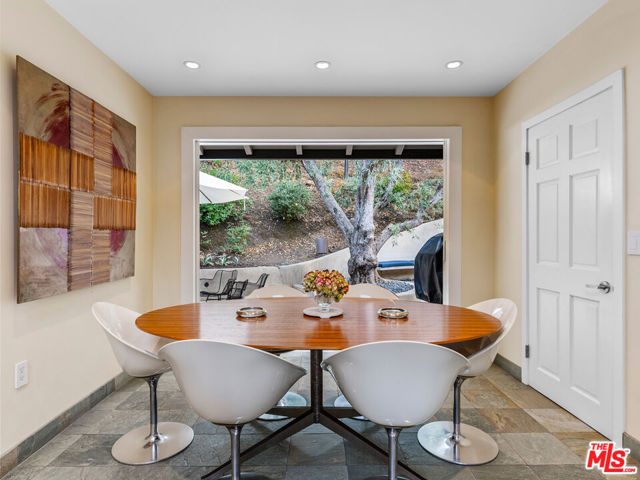 3818 Hollyline Avenue, Sherman Oaks CA: https://media.crmls.org/mediaz/17d2f3a3-e066-418f-9ae8-e29fd04968db.jpg