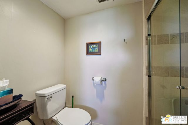 1445 Via Isla, Palm Springs CA: https://media.crmls.org/mediaz/17d31c53-921f-44b3-82a0-09a8cb0c3ee8.jpg