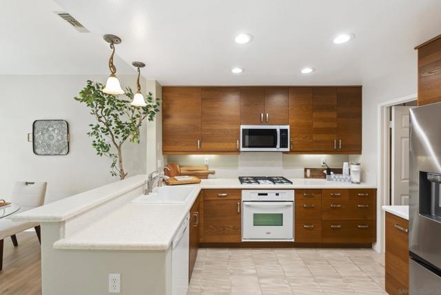 12630 Springbrook Dr, San Diego CA: https://media.crmls.org/mediaz/17d34824-8686-464e-a102-a2f196ab183d.jpg