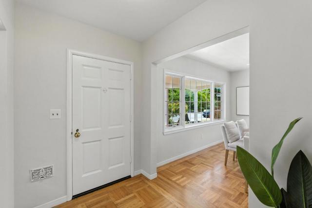1513 Oak Street, San Mateo CA: https://media.crmls.org/mediaz/17d3d60a-d96c-4f14-b3e3-dec2181b50a5.jpg