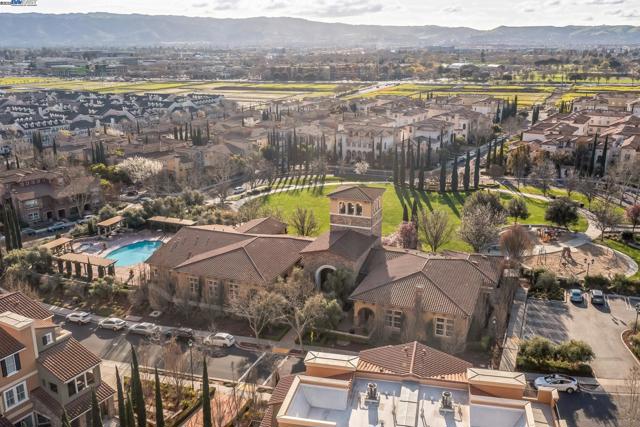 3463 Rimini Ln, Dublin CA: https://media.crmls.org/mediaz/17d58279-27b5-4a9a-b616-a81184377209.jpg