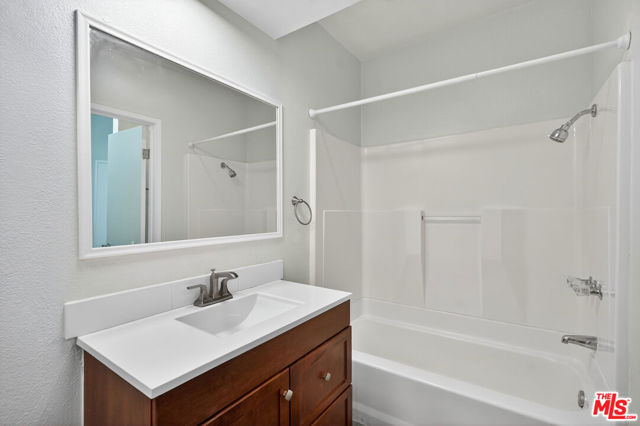 394 S MIRALESTE Drive, San Pedro CA: https://media.crmls.org/mediaz/17d6966a-05b6-483b-9a34-d06becec65fb.jpg