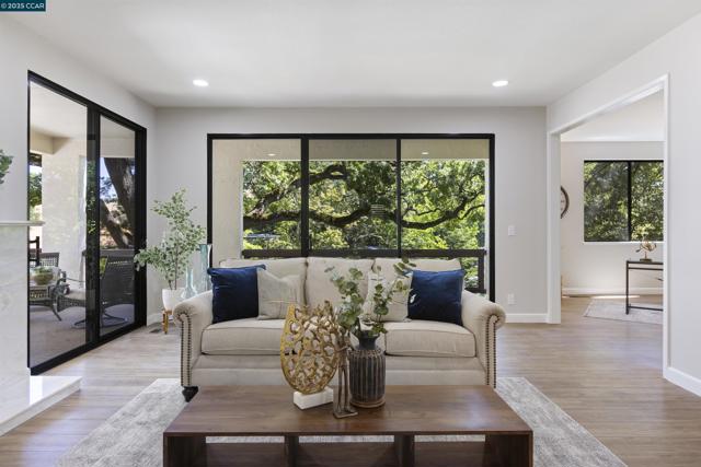 1285 Avenida Sevilla, Walnut Creek CA: https://media.crmls.org/mediaz/17d6dd35-994c-48a0-91ae-99e00d3a6e89.jpg