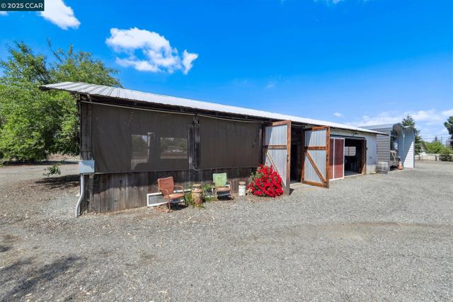 91 Lozoya Way, Oakley CA: https://media.crmls.org/mediaz/17d7e793-dfb7-4be5-a9e3-52f189b8ec28.jpg