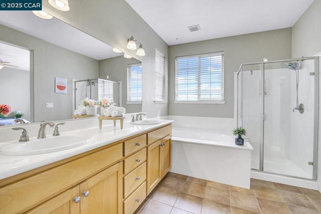 6130 Old Quarry Loop, Oakland CA: https://media.crmls.org/mediaz/17d804f2-07d3-443d-bb61-42416f555ec2.jpg