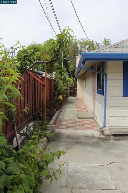 340 Carnegie Dr, Milpitas CA: https://media.crmls.org/mediaz/17d8e8d6-0bbf-47f3-85f3-6bd84163ec9c.jpg