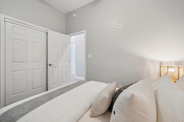 30003006 26th Street, San Francisco CA: https://media.crmls.org/mediaz/17d8e8f8-15e1-480e-b69a-1f2222b4cd96.jpg