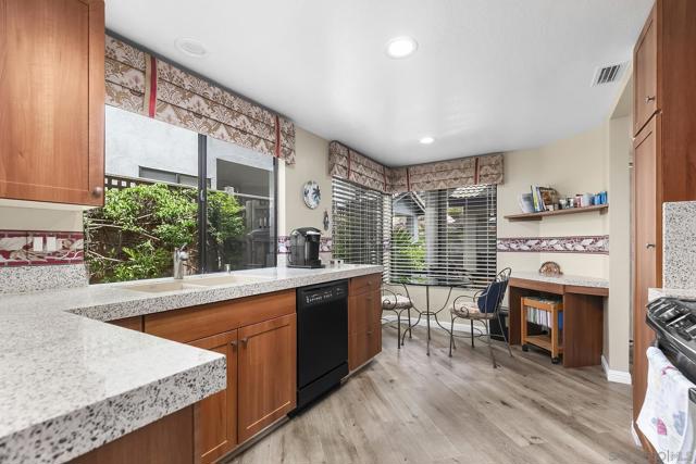 6317 CAMINITO DEL PASTEL, San Diego CA: https://media.crmls.org/mediaz/17d8f484-aed0-478e-8cbb-5ce769e18c88.jpg