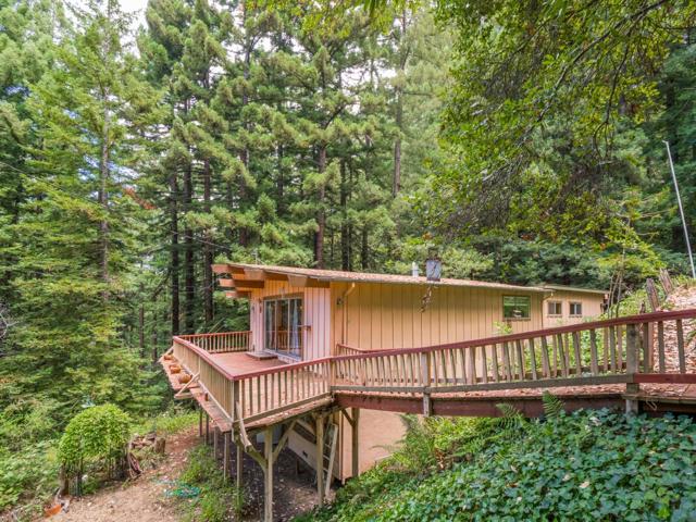325 Woodland Drive, Scotts Valley CA: https://media.crmls.org/mediaz/17d9e199-c1f1-424a-a27b-4750d2d752e3.jpg