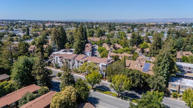 2014 W Middlefield Road, Mountain View CA: https://media.crmls.org/mediaz/17dad45e-9be5-4f28-9650-9535be640287.jpg