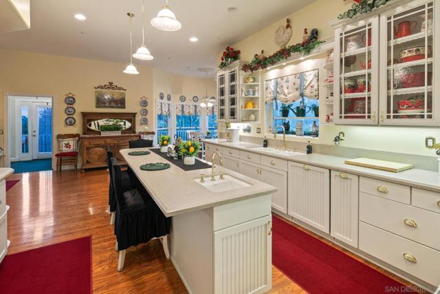 24665 Rancho Santa Teresa Dr, Ramona CA: https://media.crmls.org/mediaz/17dbc00d-3e4f-48a1-b076-2ebfc3c0c7fe.jpg