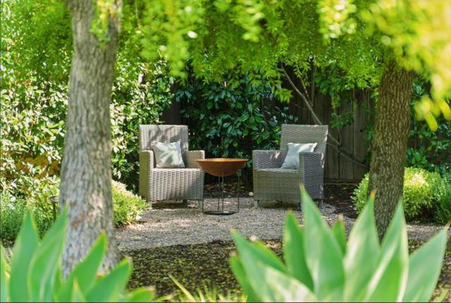 263 W Oakwood Boulevard, Redwood City CA: https://media.crmls.org/mediaz/17dbe047-2db9-44a1-868b-9e82a3f6ee0d.jpg