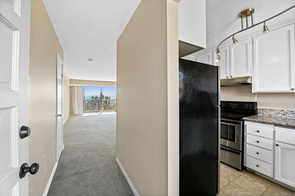 https://media.crmls.org/mediaz/17dbe483-9331-475c-bc5b-ffc111cc9405.jpg?preset=X-Large