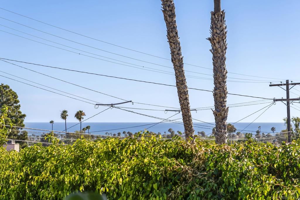 https://media.crmls.org/mediaz/17dbfd67-a80d-42f1-aaeb-5df7436cd297.jpg?preset=X-Large