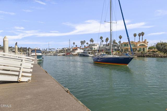 3097 Bayshore Avenue, Ventura CA: https://media.crmls.org/mediaz/17dd3c64-0417-4535-aeac-e055febf0960.jpg