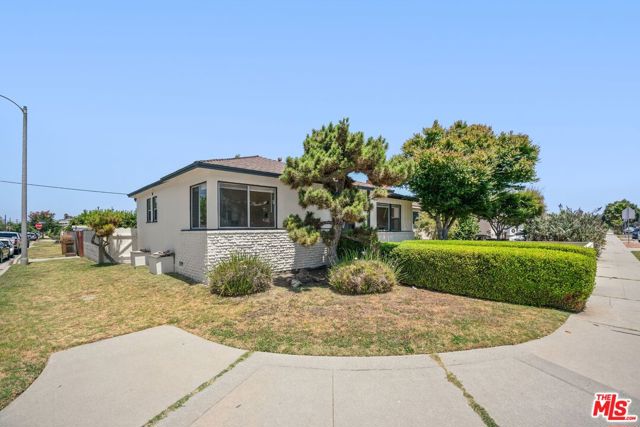 12127 Juniette Street, Culver City CA: https://media.crmls.org/mediaz/17dd5cfa-66a7-4ee7-9224-cc818070d7dd.jpg