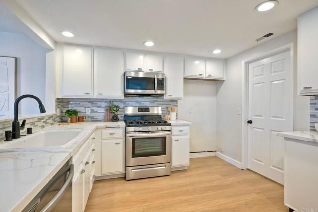 Detail Gallery Image 13 of 40 For 3115 Avenida Topanga, Carlsbad,  CA 92009 - 3 Beds | 2/1 Baths