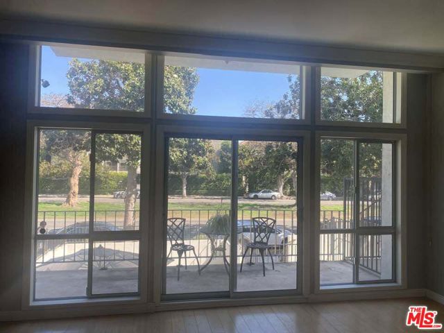 511 San Vicente Boulevard, 107 photo 10
