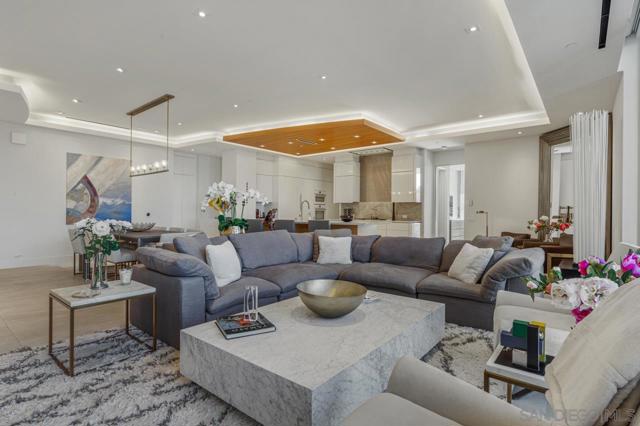 1020 Prospect St, La Jolla CA: https://media.crmls.org/mediaz/17def594-f1c0-459e-bb50-3405ba0bae30.jpg