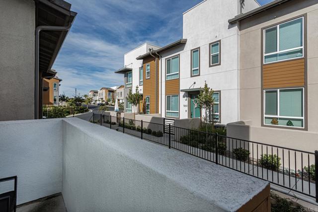 Detail Gallery Image 13 of 43 For 958 Foxwood Ln, Vista,  CA 92081 - 1 Beds | 2 Baths