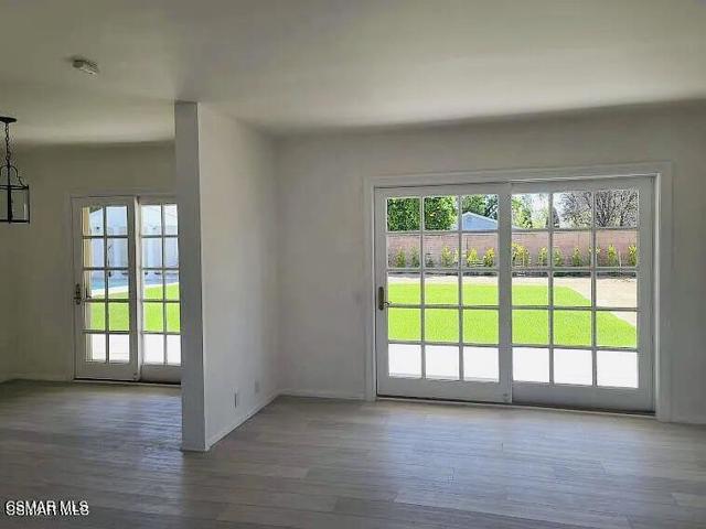 1574 Norwich Avenue, Thousand Oaks CA: https://media.crmls.org/mediaz/17defdc2-dbe9-4605-b200-531496dacf6c.jpg