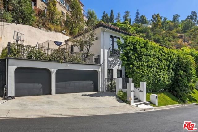 1600 CLEAR VIEW Drive, Beverly Hills, California 90210, 5 Bedrooms Bedrooms, ,6 BathroomsBathrooms,Residential Lease,For Sale,CLEAR VIEW,22158793