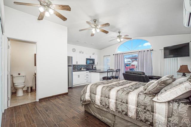 262 Flowerdale Ln, San Diego CA: https://media.crmls.org/mediaz/17df9b4e-2695-47a5-92b6-76afae1c05cd.jpg