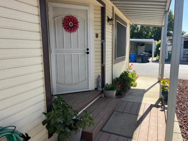 500 N Tully Road, Turlock CA: https://media.crmls.org/mediaz/17dfd07b-5bde-4e48-8781-01e660d03387.jpg