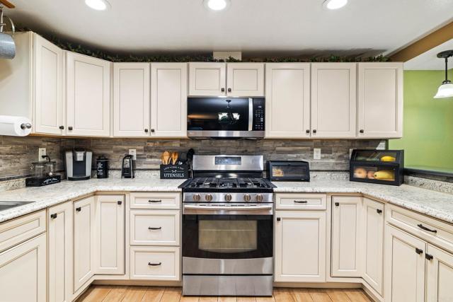 9690 Bundy Drive, Santee CA: https://media.crmls.org/mediaz/17e07a71-52a7-46fc-b19b-e5d454a1304d.jpg