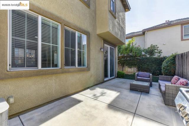 Image 24 of 43 For 390 Caravaggio Cir