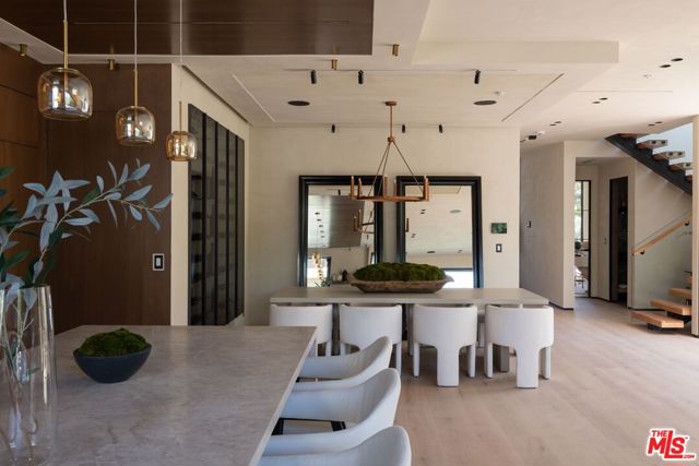 13221 Hesby Street, Sherman Oaks CA: https://media.crmls.org/mediaz/17e16518-18ac-40b8-b138-c66603e859f6.jpg