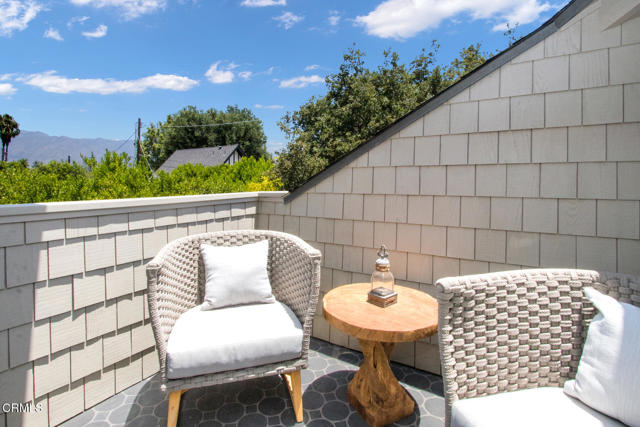 1036 S Madison Avenue, Pasadena CA: https://media.crmls.org/mediaz/17e2ddf0-4f02-4cc2-9700-a92c50c33d53.jpg