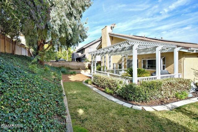 29140 Quail Run Drive, Agoura Hills CA: https://media.crmls.org/mediaz/17e2eb18-0b80-4f43-b9a0-ea1d87ea36e3.jpg