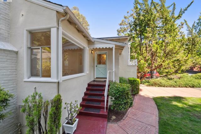 1658 Gouldin Rd, Oakland CA: https://media.crmls.org/mediaz/17e3d39a-2bca-40a5-90fc-3eb795c1c862.jpg
