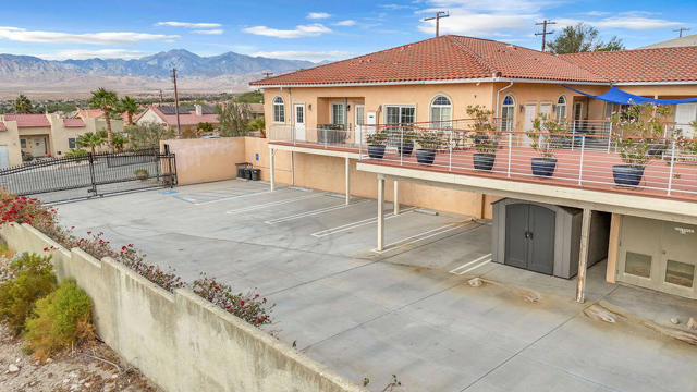12622 Miracle Hill Road, Desert Hot Springs CA: https://media.crmls.org/mediaz/17e47110-3357-4e5c-a570-24ceb3d4337b.jpg