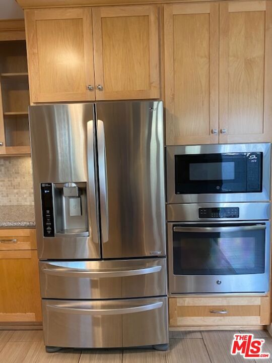 10937 Fairbanks Way, Culver City CA: https://media.crmls.org/mediaz/17e48e94-fd8b-4ab4-901f-40cde98bab02.jpg
