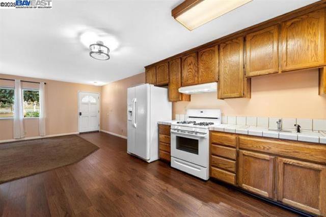 37391 Mission Blvd, Fremont CA: https://media.crmls.org/mediaz/17e4c5ff-1ed3-4f71-825e-b9a67c387c60.jpg