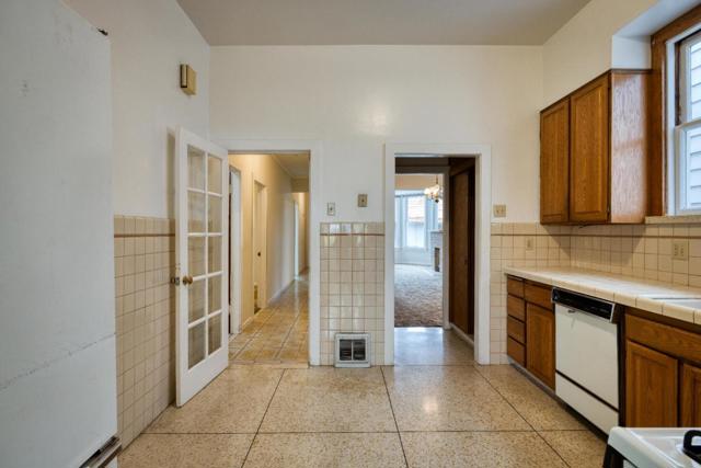329 7th Avenue, San Francisco CA: https://media.crmls.org/mediaz/17e4da7d-a3b8-4961-a9f2-c6e8ea589b6b.jpg