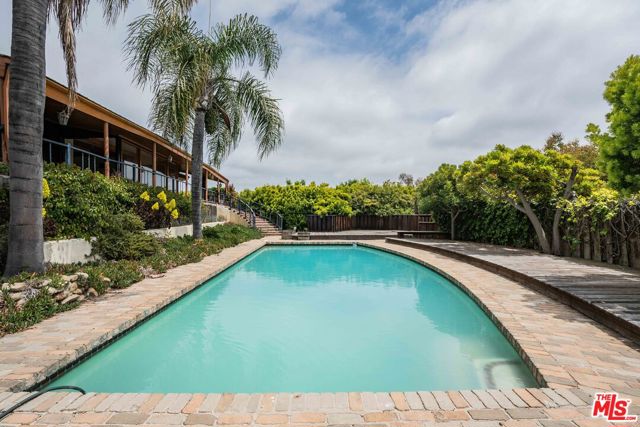 Image 15 of 20 For 560 Tigertail Road